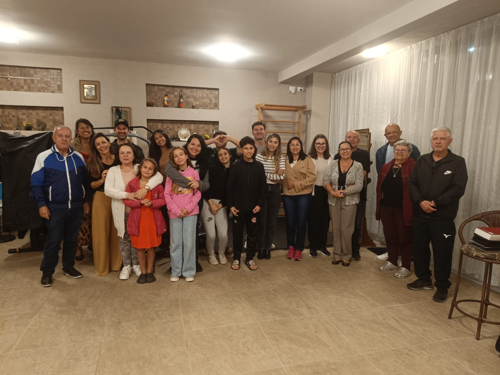 Culto semanal no lar de Irmão Ricardo e Ana — Coroados — foto 1