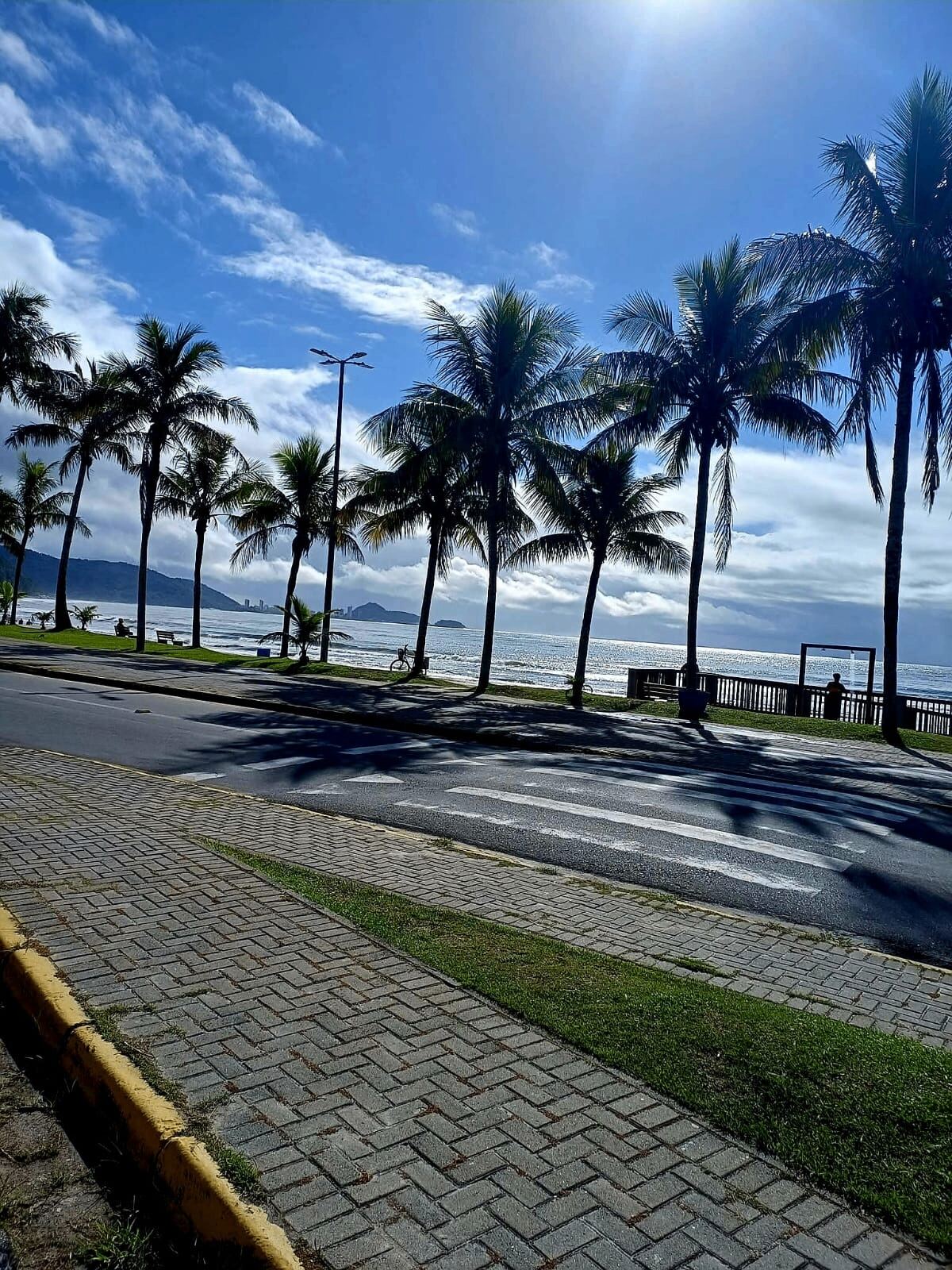 Guaratuba — Ao longo da orla