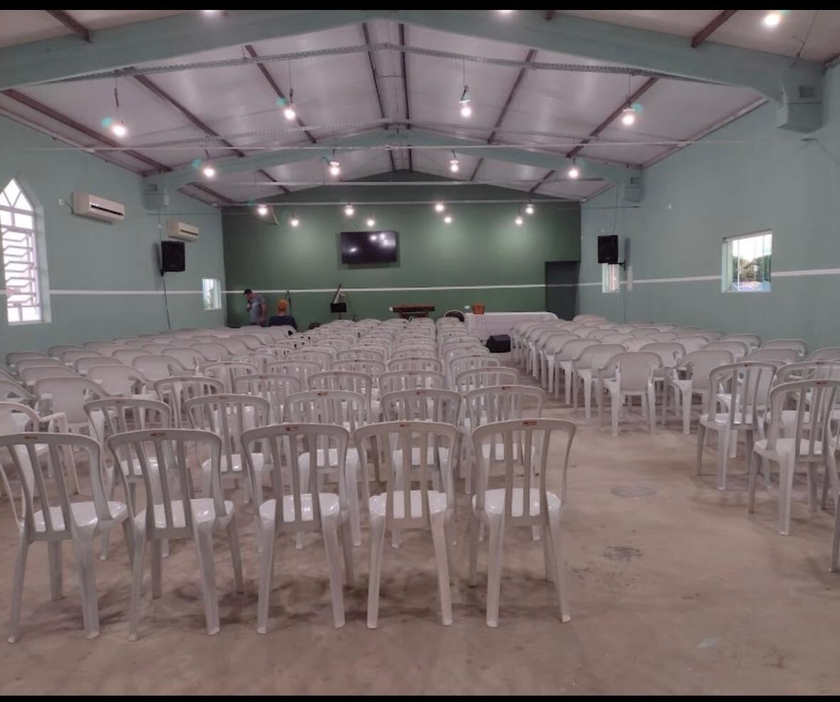 Salão amplo da igreja